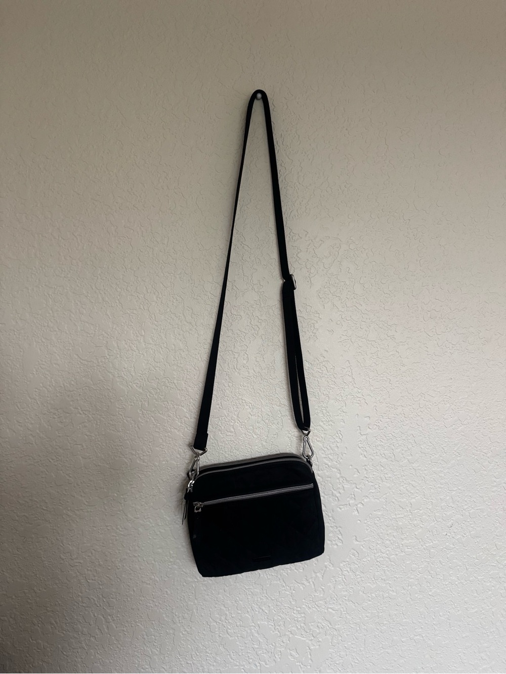 Vera Bradley Black Quilted Zip Pouch Crossbody - Picture 2 of 10